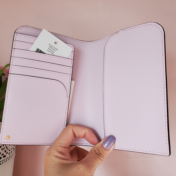 Kate Spade ♠️ Parrot Passport Case - Picture 6 of 6